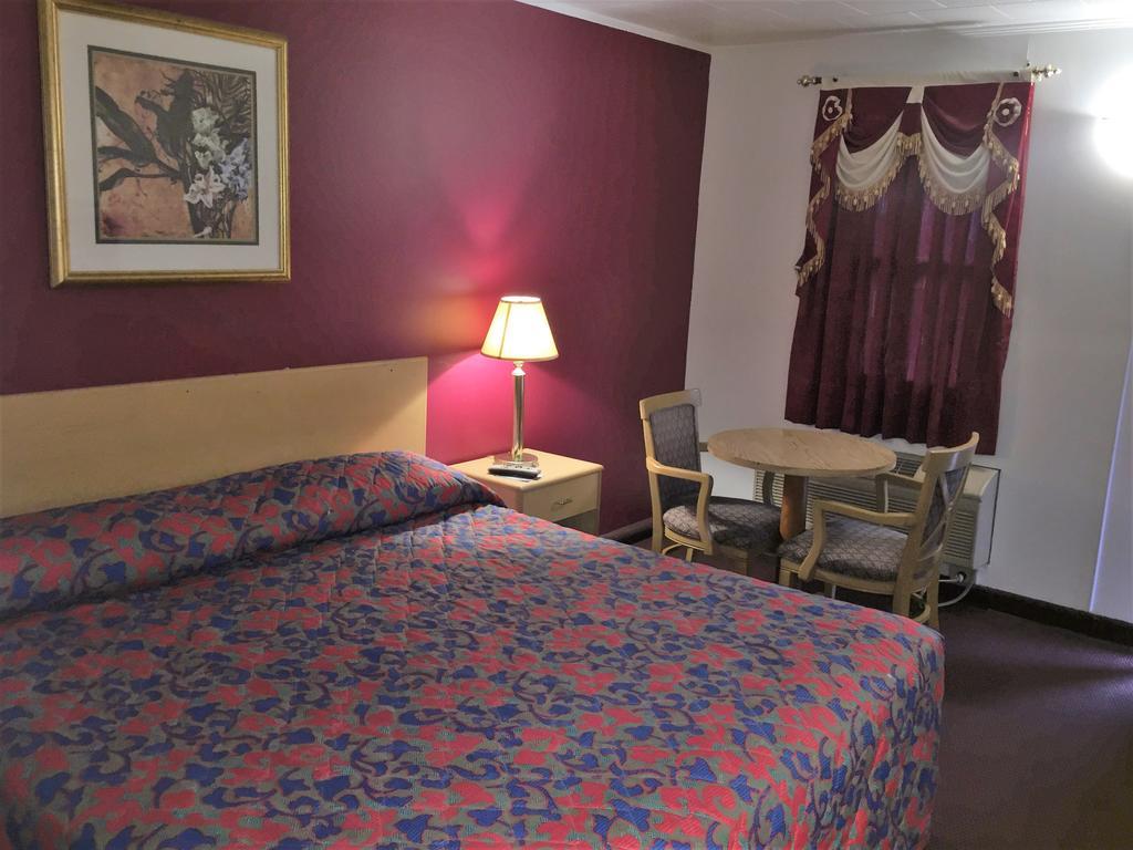 Budget Inn Wrightstown Exteriör bild