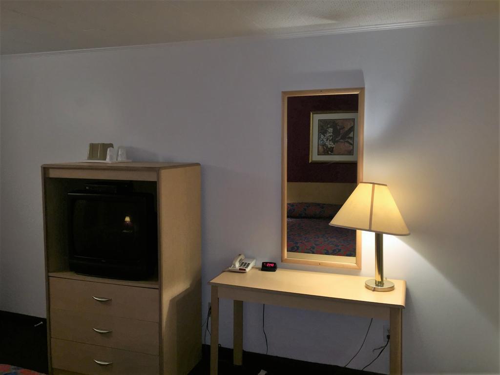 Budget Inn Wrightstown Exteriör bild